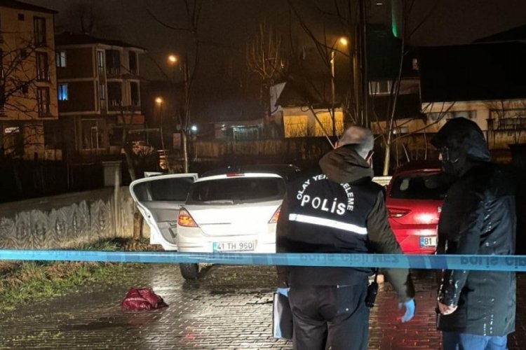 D&uuml;zce'de karı koca kavgasında kan aktı