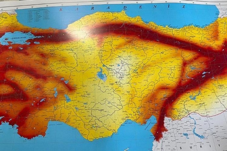Uzman isim bir kenti işaret etti! '7 ve &uuml;zeri deprem &ouml;ng&ouml;r&uuml;lm&uuml;yor'