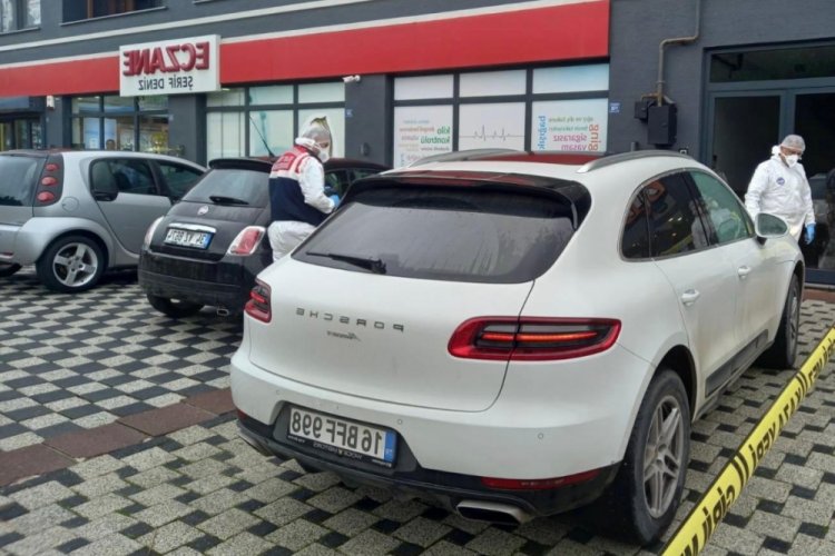 Bursa'da bir kişi ara&ccedil;ta &ouml;l&uuml; bulundu!