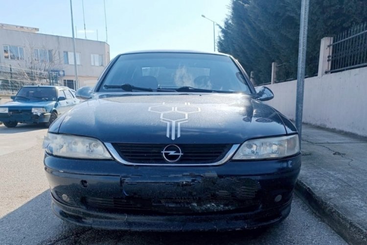 Bursa'da durdurulan ş&uuml;pheli ara&ccedil; &ccedil;alıntı &ccedil;ıktı