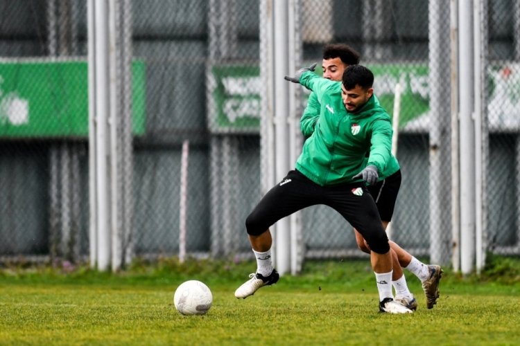 Bursaspor, Ankara Demirspor ma&ccedil;ının hazırlıklarını s&uuml;rd&uuml;rd&uuml;