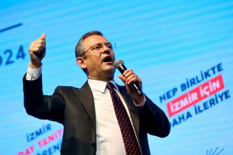 &Ouml;zg&uuml;r &Ouml;zel'den Tun&ccedil; Soyer a&ccedil;ıklaması: İzmir se&ccedil;meninin beklentileri y&uuml;ksek, notu kıttır