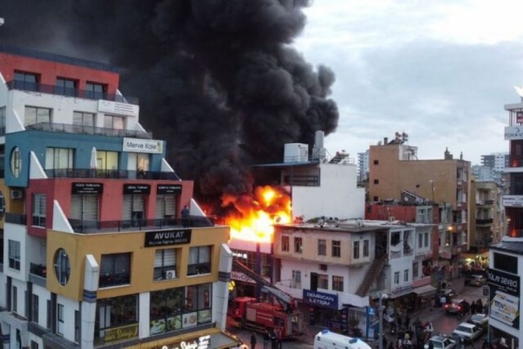 Mersin'de iş yerinde &ccedil;ıkan yangın korkuttu