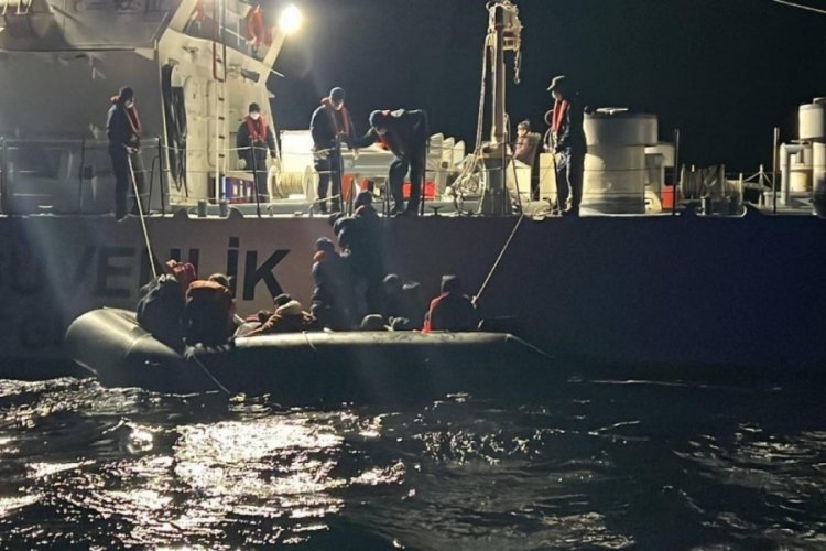 &Ccedil;anakkale'de 32'si &ccedil;ocuk 67 ka&ccedil;ak g&ouml;&ccedil;men yakalandı