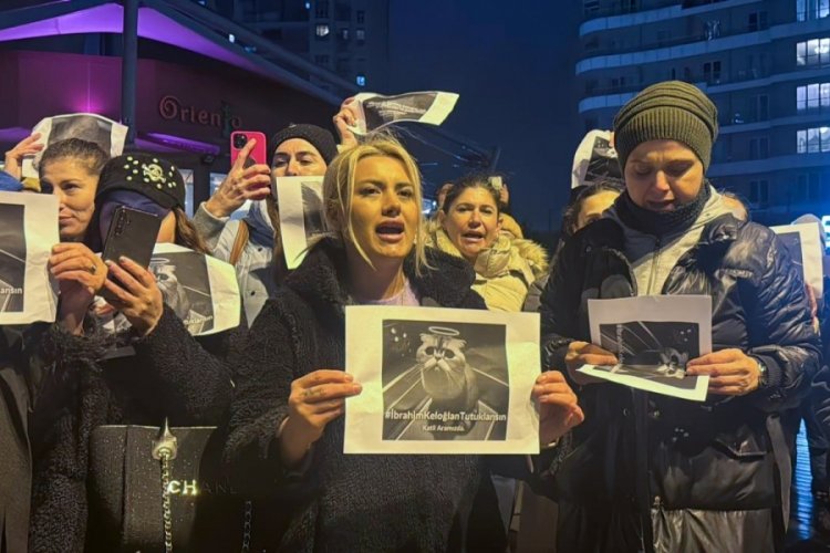 İstanbul'da "Eros" adlı kedinin &ouml;ld&uuml;r&uuml;ld&uuml;ğ&uuml; sitenin sakinlerinden eylem
