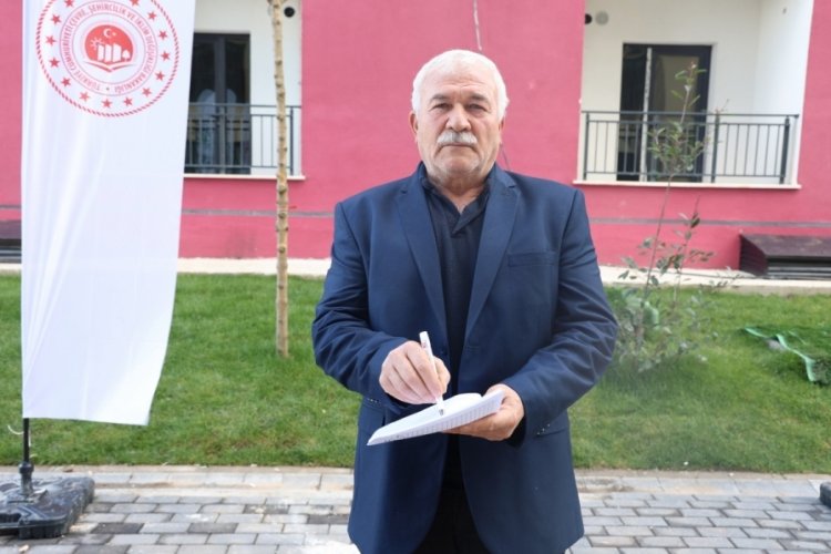 Afetzede vatandaş yeni evinde yeni hatıralar biriktirmek i&ccedil;in heyecanlanıyor
