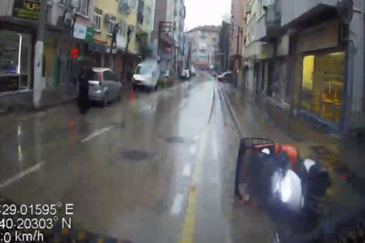 Bursa'da otob&uuml;s şof&ouml;r&uuml;n&uuml;n dikkatiyle faciadan d&ouml;n&uuml;ld&uuml;