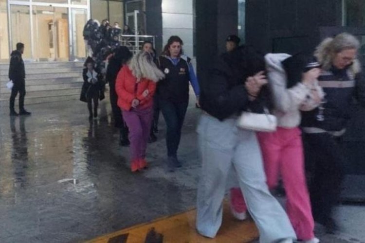 Masaj salonlarına fuhuş baskını! 25'i kadın 37 kişi yakalandı
