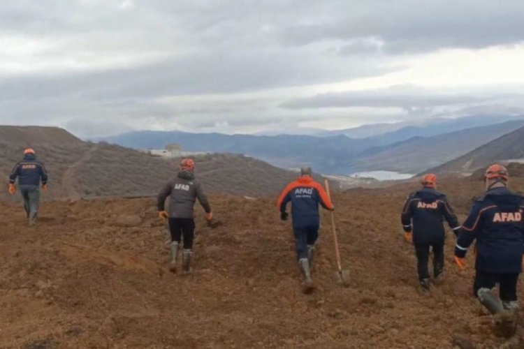 Erzincan'da kayıp iş&ccedil;ileri arama &ccedil;alışmalarında bazı noktalarda metal yoğunluğu tespit edildi