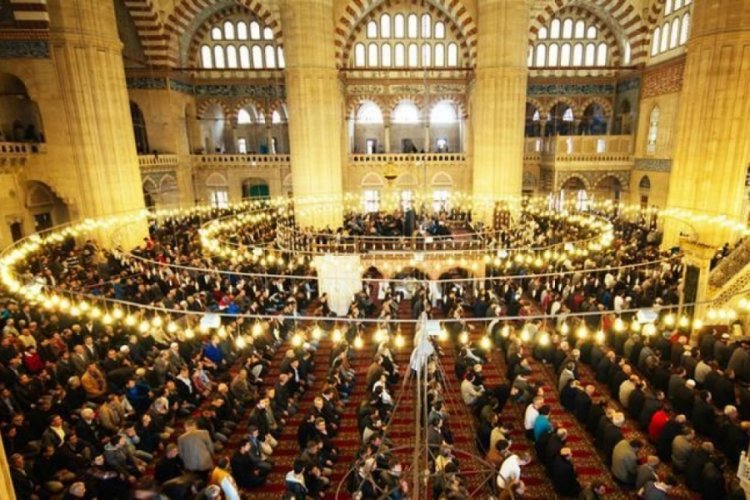 Cuma namazı&nbsp;ka&ccedil; rekat? Cuma namazı nasıl kılınır?