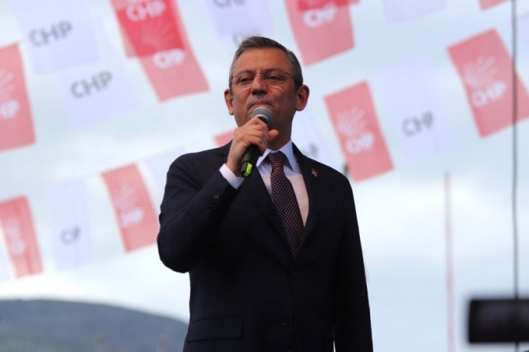 CHP Genel Başkanı &Ouml;zel, halk buluşmasında Dikilililere seslendi