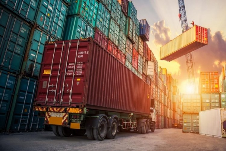 "Ticaret el&ccedil;ileri" ihracatta yeni rekorlar i&ccedil;in rotayı uzak &uuml;lkelere kırdı