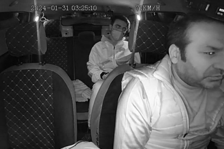 İzmir'deki taksici cinayeti sanığı: Silahta 5 kurşun vardı, 3'&uuml;n&uuml; taksi şof&ouml;r&uuml;nde kullandım