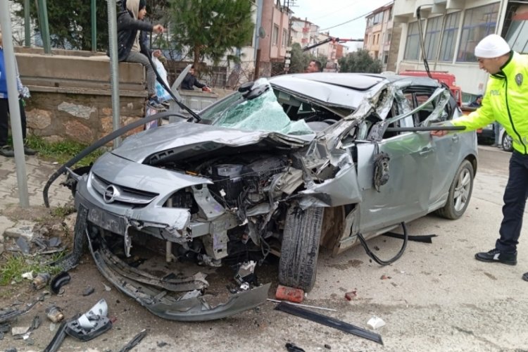 Bursa'da feci kaza! Biri ağır 4 yaralı