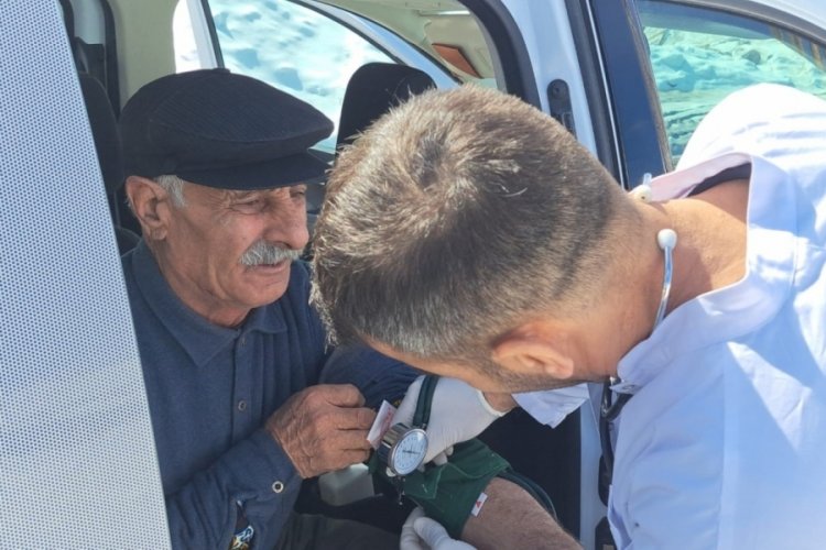 T&uuml;rkiye'nin en y&uuml;ksek k&ouml;y&uuml;nde sağlık taraması yapıldı