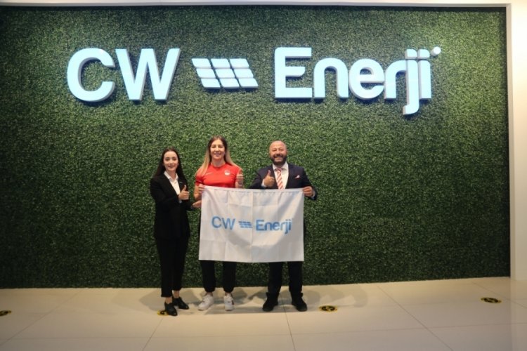 Milli sporcu Yasemin Adar Yiğit, CW Enerji sponsorluğunda başarıdan başarıya koşuyor