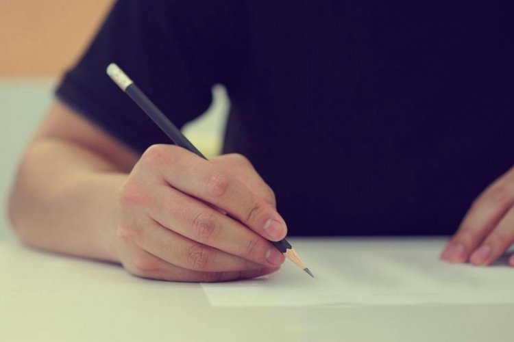 Okullara y&ouml;netici se&ccedil;me sınavı pazar g&uuml;n&uuml; yapılacak