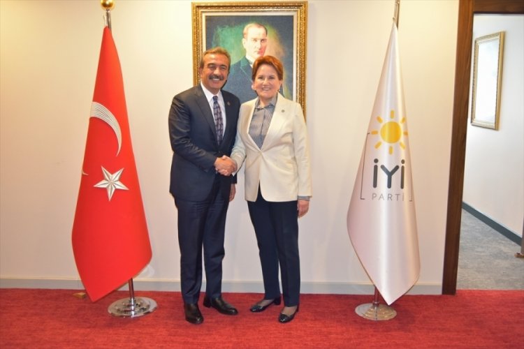 Meral Akşener, &Ccedil;ukurova Belediye Başkan adayı &Ccedil;etin'i kabul etti