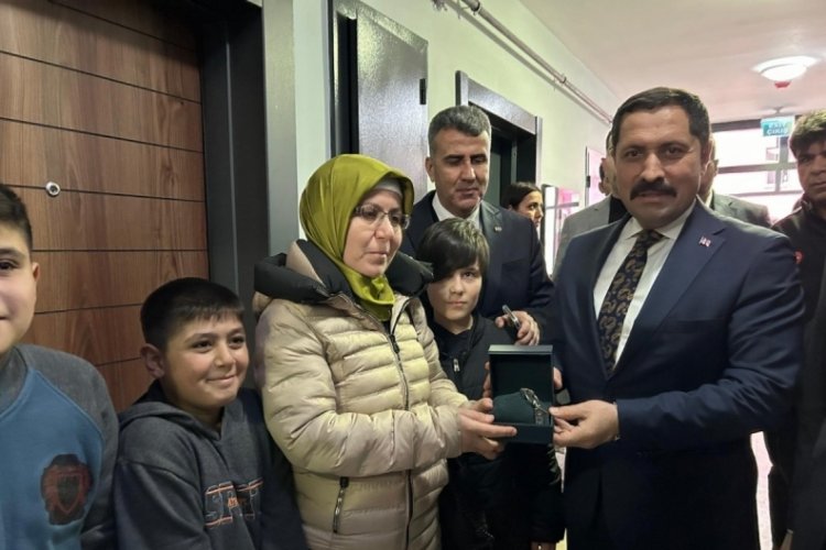 Hatay'da 256 afet konutunun anahtarları hak sahiplerine teslim edildi