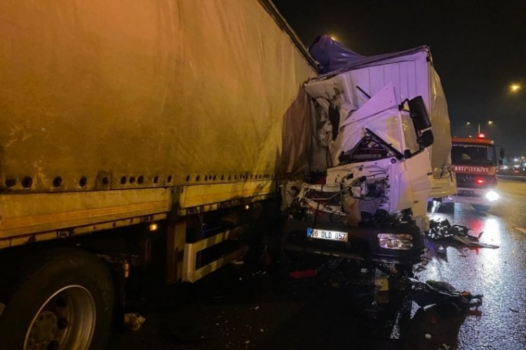 İstanbul'da feci kaza: 1 &ouml;l&uuml;, 1 yaralı