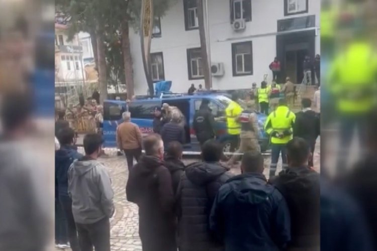 Erzincan'da toprak kaymasıyla ilgili g&ouml;zaltına alınan 8 kişiden 6'sı mahkemeye sevk edildi