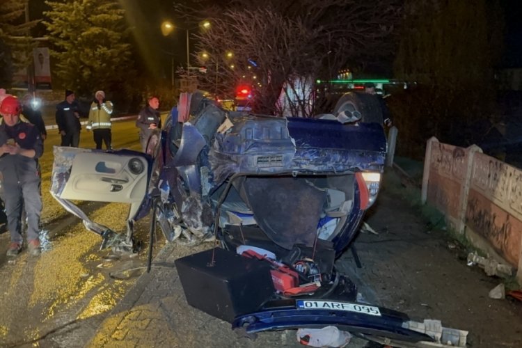 Elazığ'da otomobil ağa&ccedil;ları devirip takla attı: 2 ağır yaralı