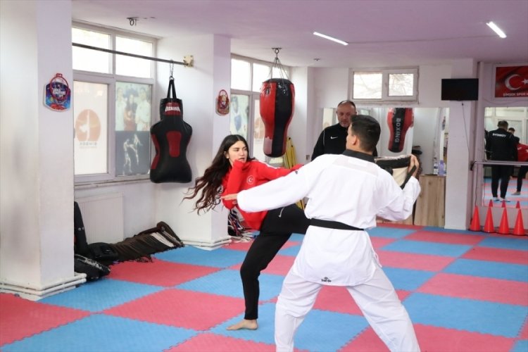İşitme engelli tekvandocu Didem Kirazcı'nın hedefi 3 altın madalya