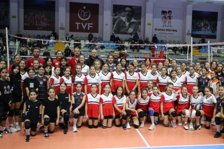 Bursa'da voleybol altyapısı canlanıyor