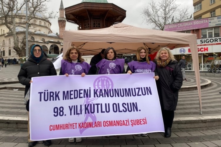 Cumhuriyet Kadınları Derneği Bursa Şubesi'nden Medeni Kanun hakkında açıklama