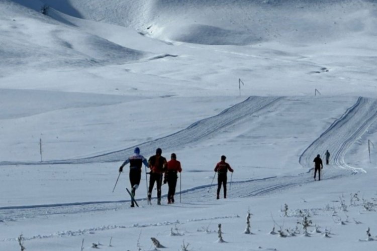 Hakkari'de Y&uuml;ksekovalılar Kamışlı Kayak Pisti'nin kayak merkezine d&ouml;n&uuml;şt&uuml;r&uuml;lmesini istiyor