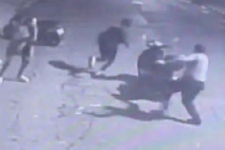 İzmir'de hırsızların bek&ccedil;ilere yakalanma anı kamerada
