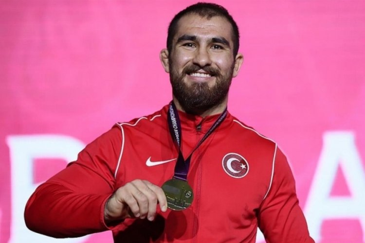 Feyzullah Akt&uuml;rk, G&uuml;rc&uuml; Miriani Maisuradze'yi yenerek finale y&uuml;kseldi