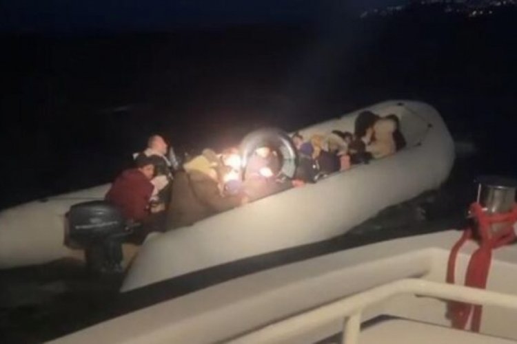 Bodrum a&ccedil;ıklarında s&uuml;r&uuml;klenen 71 yolcunun bulunduğu feribot kurtarıldı