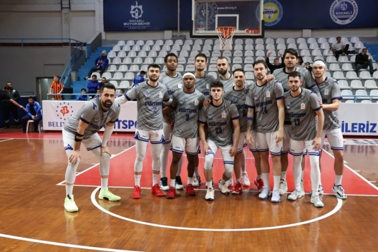 Kocaeli B&uuml;y&uuml;kşehir Belediye Kağıtspor, Konyaspor'u mağlup etti