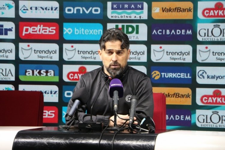 İlhan Palut: &Ccedil;ok k&ouml;t&uuml; goller yiyerek maalesef mağlup olduk