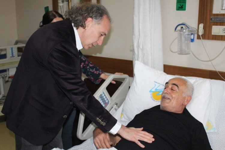 Kasık ağrısıyla gitti, bağırsağından 3 kilo t&uuml;m&ouml;r &ccedil;ıktı