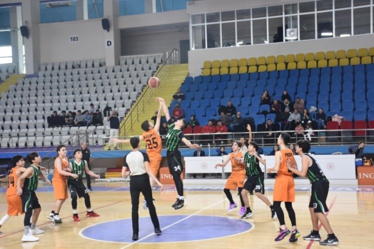 Basketbol U-14 ikinci B&ouml;lge Şampiyonası Afyonkarahisar'da başladı