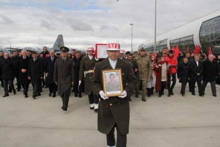 Şehit Salih Ay memleketi Erzincan'da son yolculuğuna uğurlandı