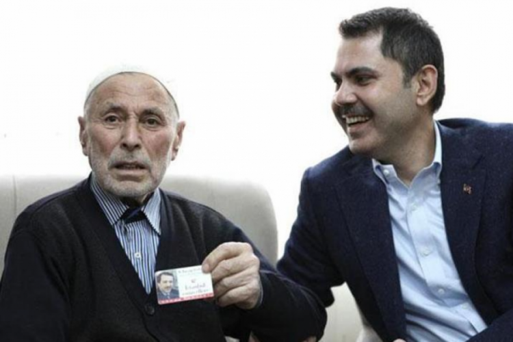 Murat Kurum, vatandaşın &ccedil;ay davetini geri &ccedil;evirmedi