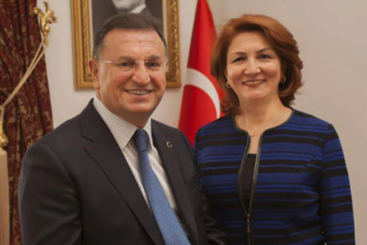 L&uuml;tf&uuml; Savaş'ın eşinden dikkat &ccedil;eken paylaşım
