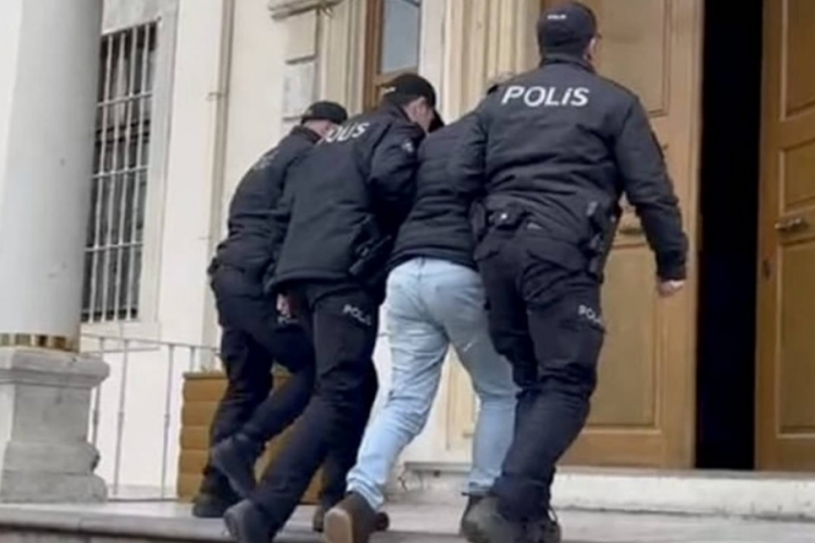 Sinop'ta evinde otururken maganda kurşunuyla vuruldu!