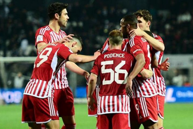 Olimpiakos, PAOK'u 4-1'lik skorla ge&ccedil;ti