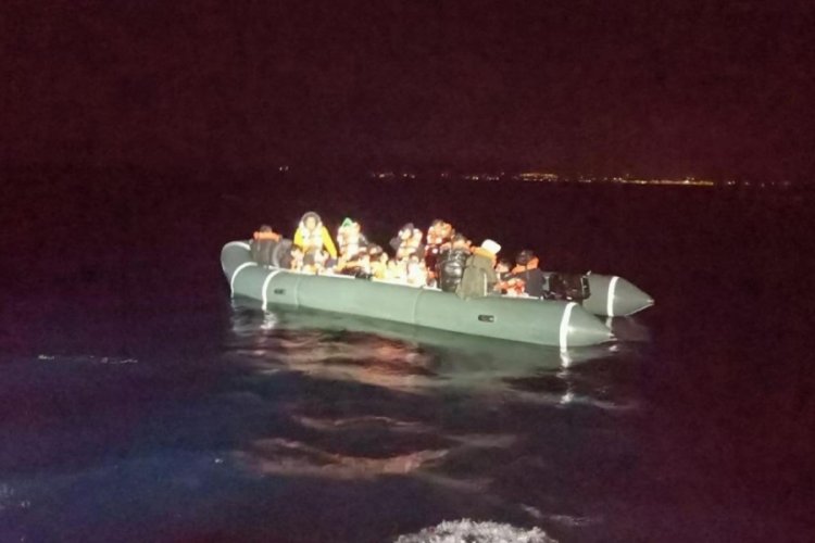 İzmir a&ccedil;ıklarında 39 d&uuml;zensiz g&ouml;&ccedil;men kurtarıldı