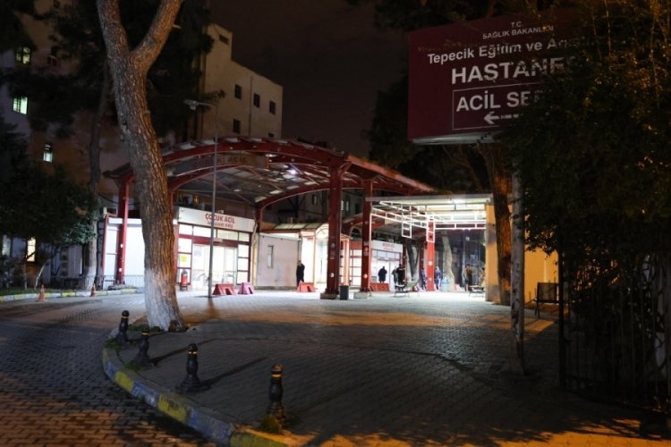 İzmir'de motosiklet s&uuml;r&uuml;c&uuml;s&uuml;n&uuml;n &ouml;l&uuml;mden d&ouml;nd&uuml;ğ&uuml; kaza kamerada