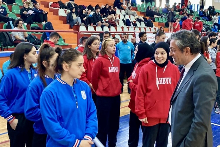 &Uuml;niversitelerdeki lisanslı sporcu sayısı 38 bine ulaştı
