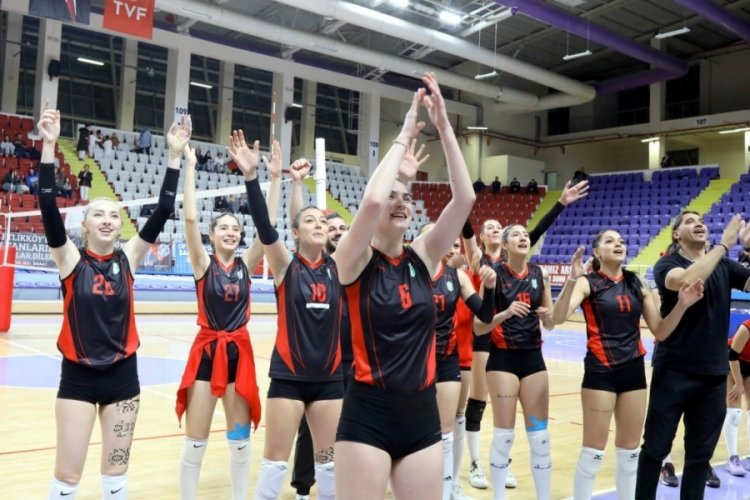 Manavgat'un Sultanları yarı finalde