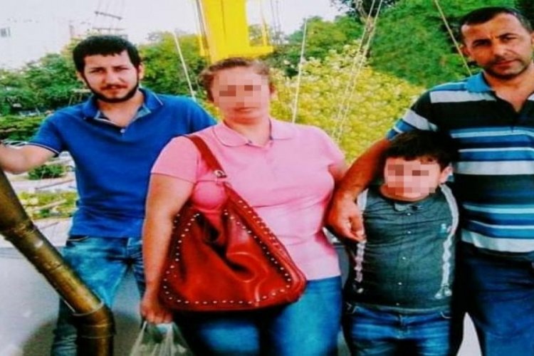 Annesini kurtarmak i&ccedil;in babasını bı&ccedil;akladı!