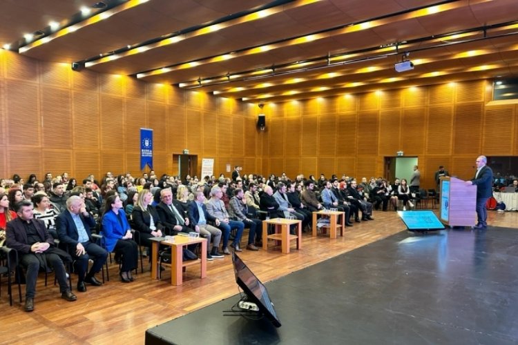 Bursa'da teknolojinin geleceği konferansı 'yapay zeka' ana temasıyla gerçekleştirildi