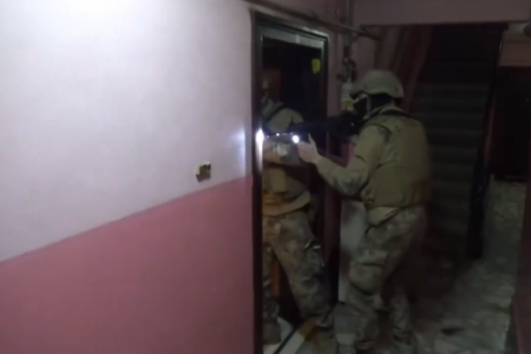 Ter&ouml;r &ouml;rg&uuml;t&uuml;ne 'Bozdoğan-4' operasyonu! 12 ş&uuml;pheli yakalandı
