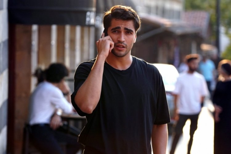 Yalı &Ccedil;apkını'nın Ferit'i Mert Ramazan Demir'den yeni anlaşma